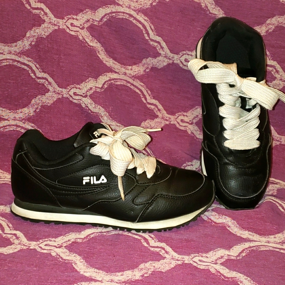 Black Vegan Filas 5cm00152-013 size 8.5 Chunky Cute 😍 💕